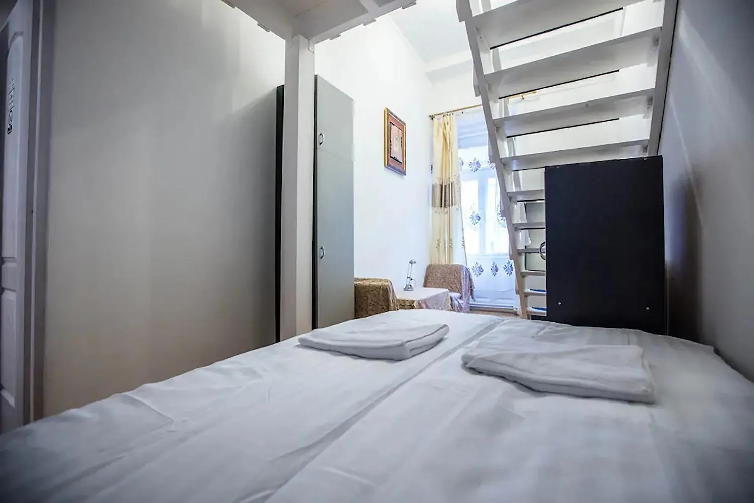 Centre Sunshine Bedroom Room Season 5 부다페스트