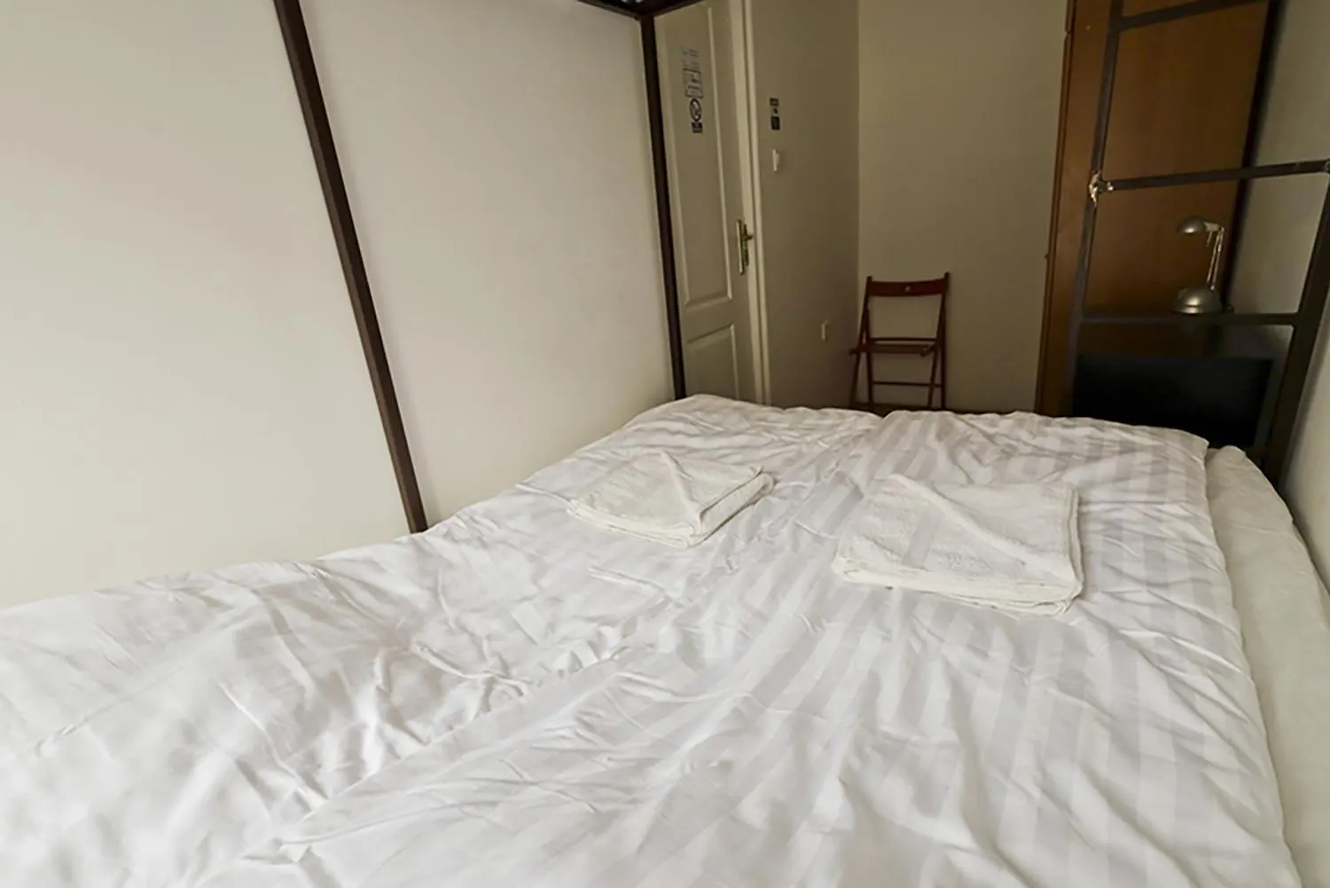 Centre Sunshine Bedroom Room Season 5 부다페스트 헝가리